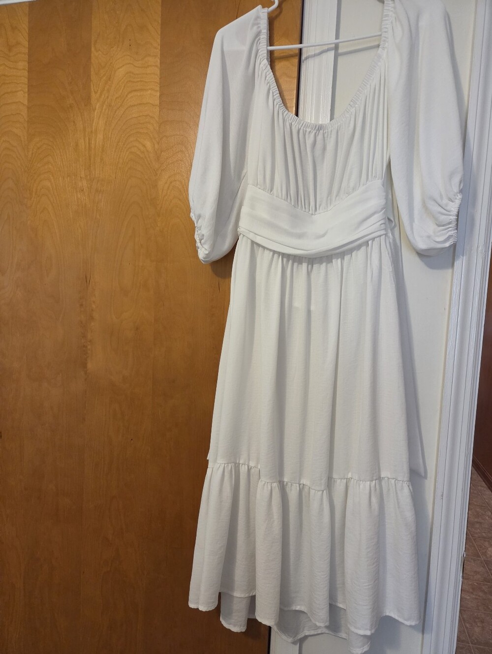 Vine & Love Whitw Puff-Sleeve Midi Dress Size L